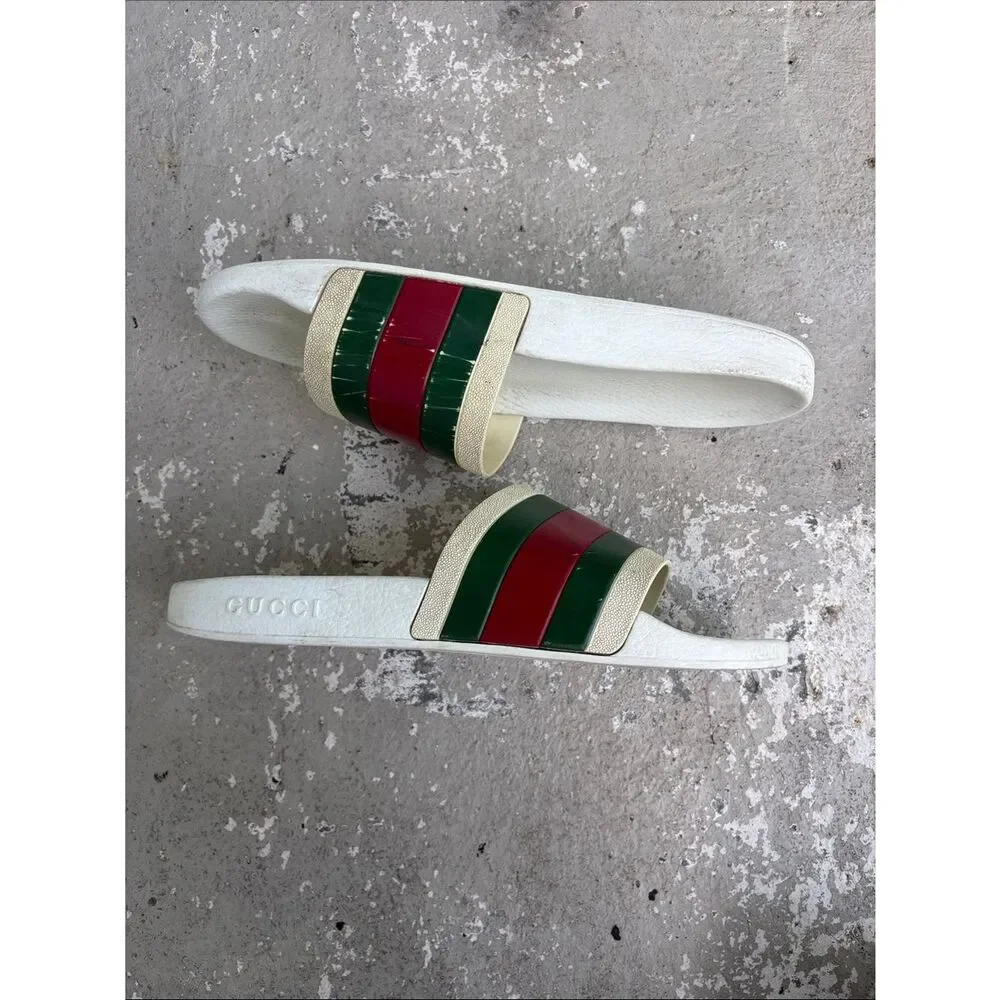 Gucci white 72 pool slides